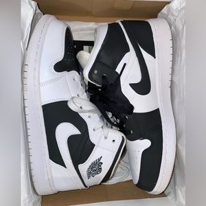 Nike Air Jordan 1s Mid